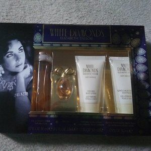 White Diamonds perfume gift set